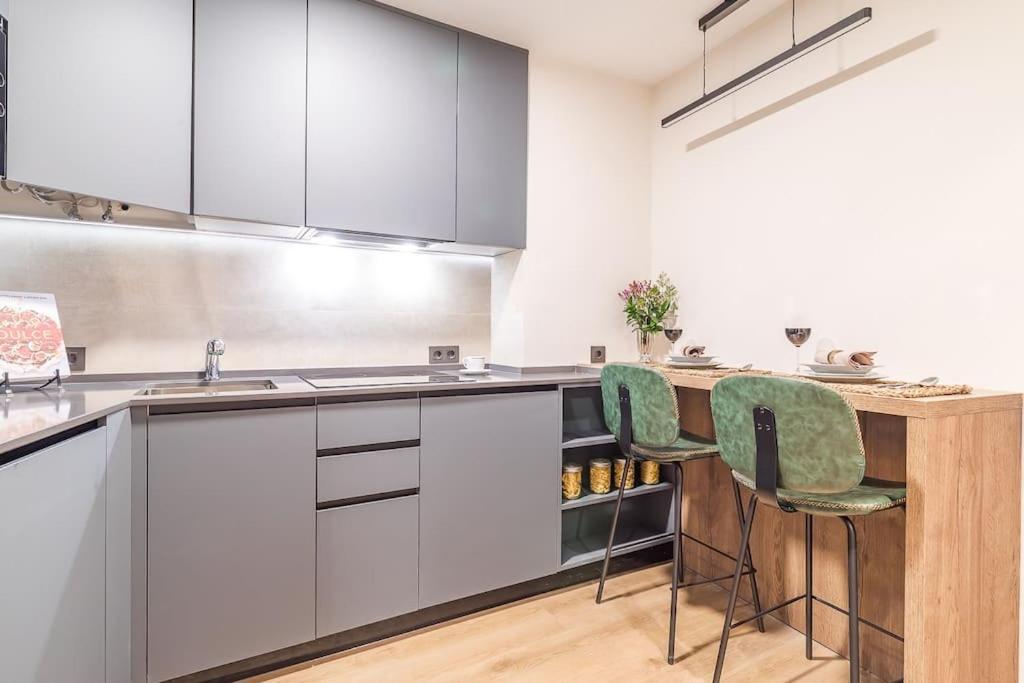 Apartamento Reformado Y Tranquilo Junto A Gran Via Madrid Esterno foto